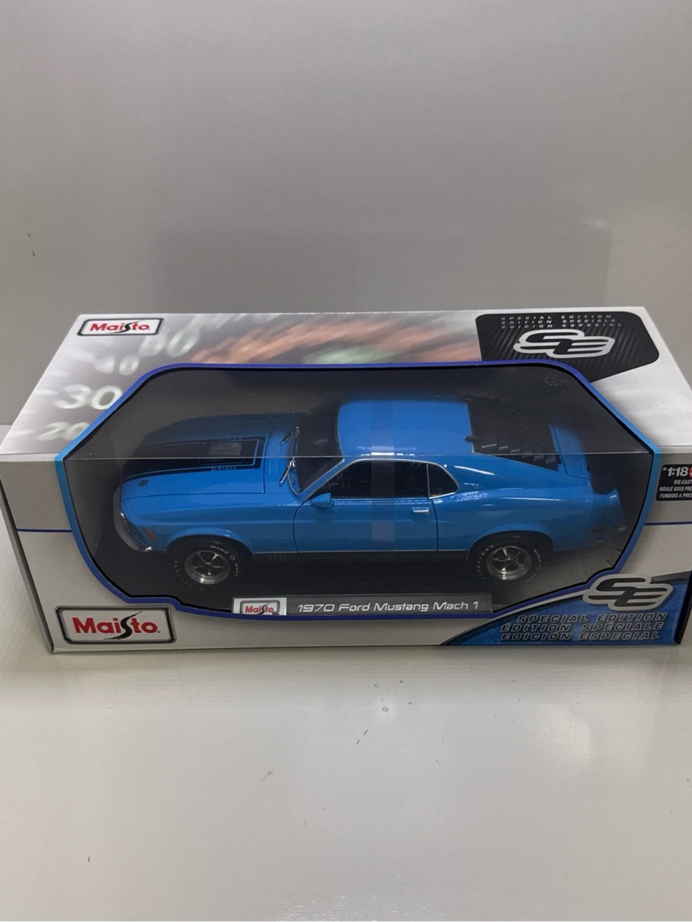 Maisto 1970 Ford Mustang Mach 1 Die-Cast Car - Blue
